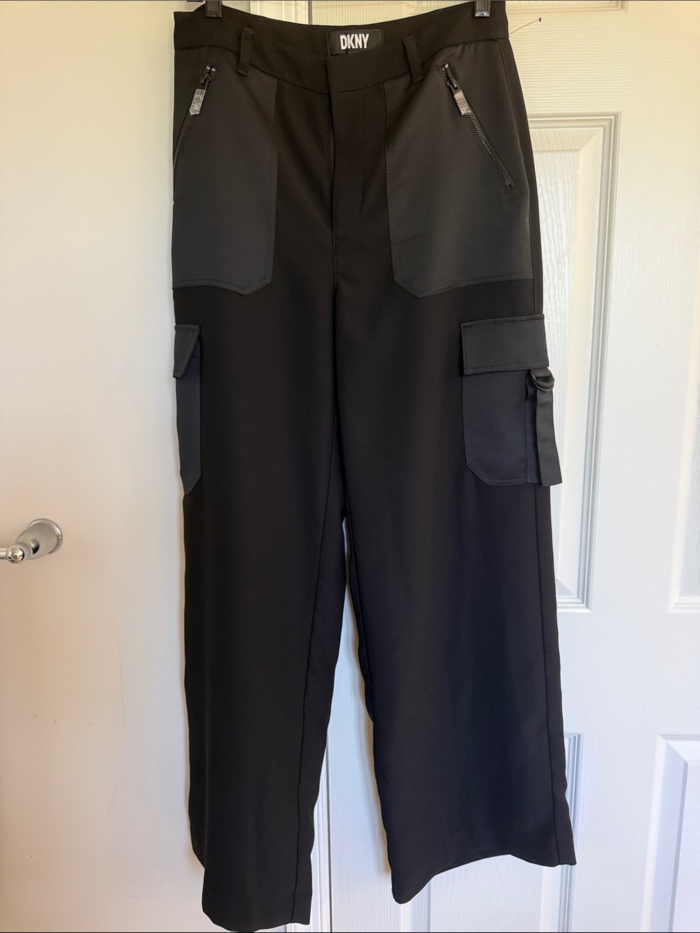 DKNY women’s Cargo pants Bnwot size 6